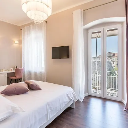 Theatre Of Dreams Bed & Breakfast