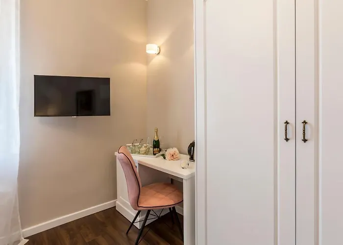 Theatre Of Dreams Bed & Breakfast 4*