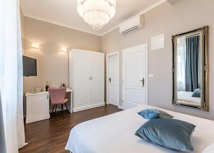 Theatre Of Dreams Bed & Breakfast