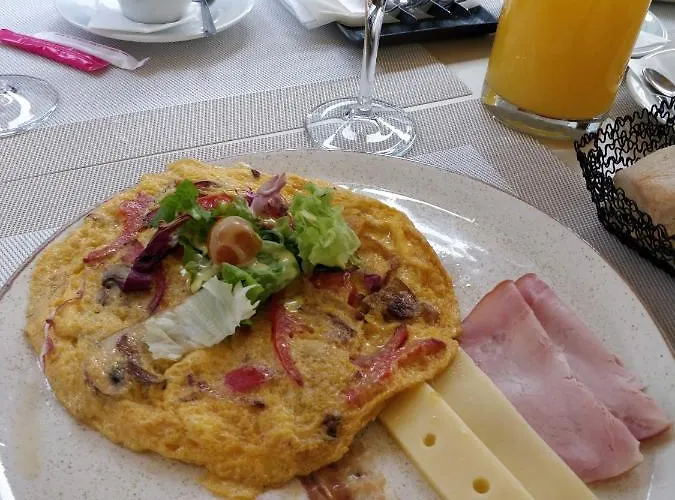 Theatre Of Dreams Bed & Breakfast 4*