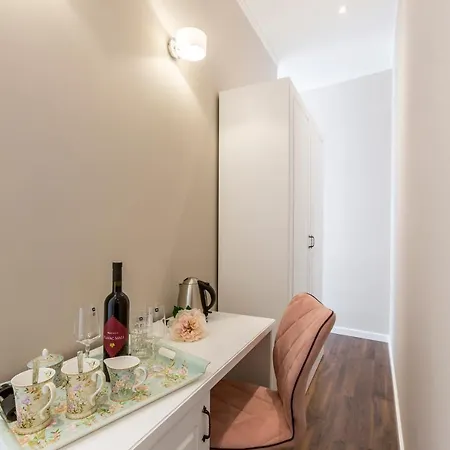 Theatre Of Dreams Bed & Breakfast 4*