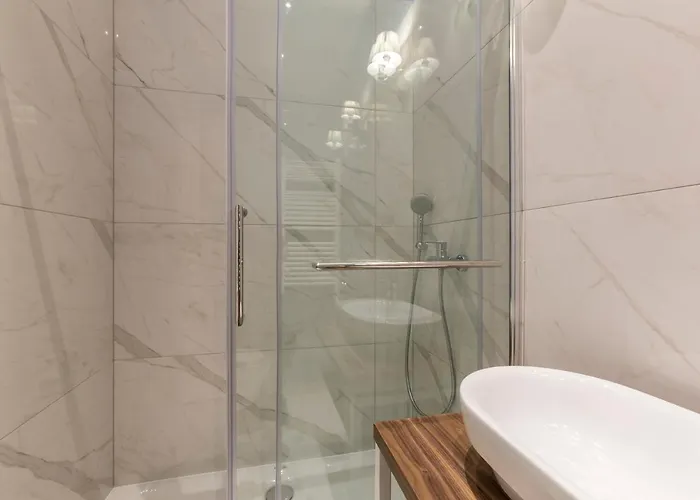 Theatre Of Dreams Bed & Breakfast 4*