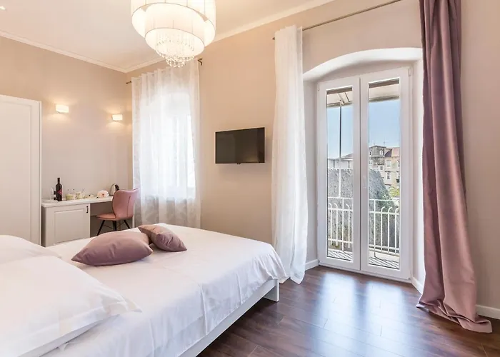 Theatre Of Dreams Bed & Breakfast